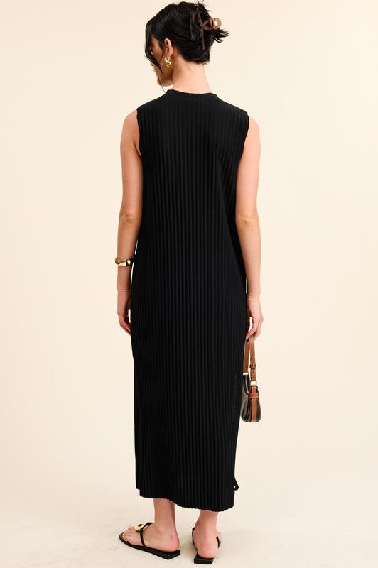 Everyday Mock Neck Pleated Dress - Black